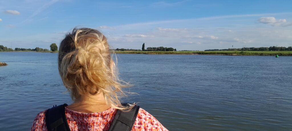 Foto van de ijssel met Carliijne